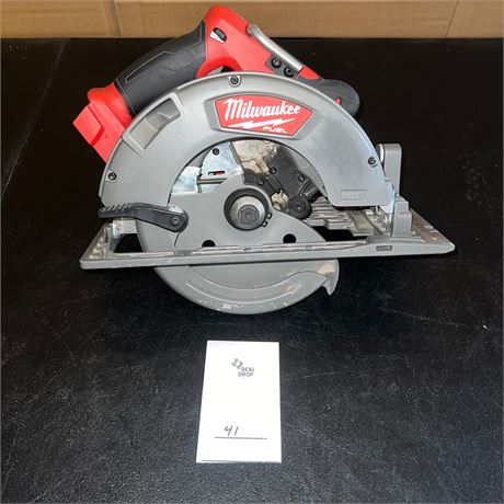 Retail $249.00 Milwaukee M18 FUEL 7-1/4 in. Circular Saw Tool Only